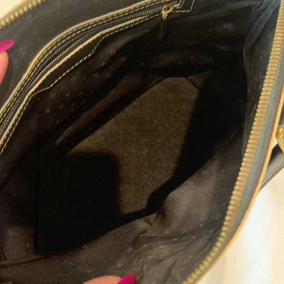 Authentic Louis Vuitton Suhali PM bag - Picture 10 of 13